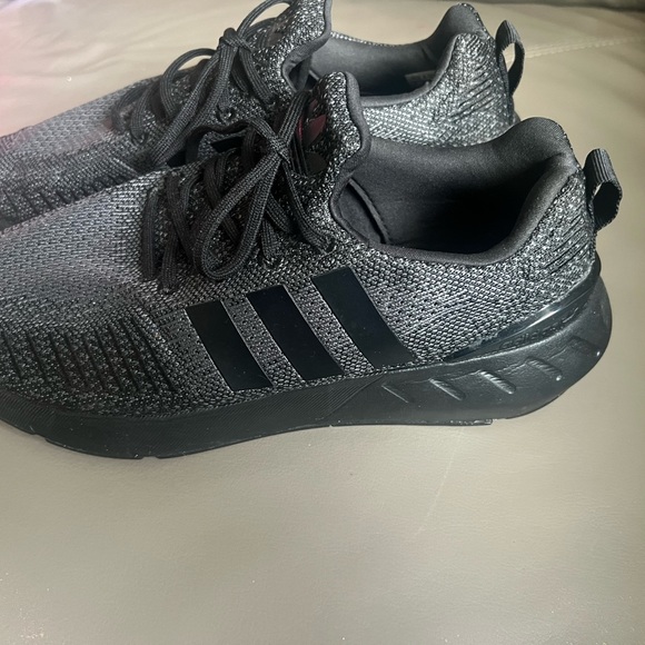 Looks great - Picture 3 of 3